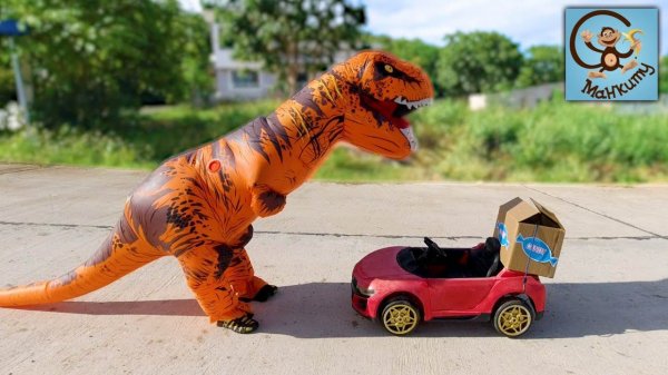 Pretend Play Doctor - Милан и Папа играют в доктора, динозавра и красную машинку. Манкиту Истории