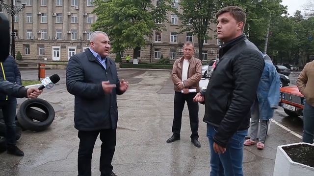 Минтинг против плохих дорог смотреть онлайн