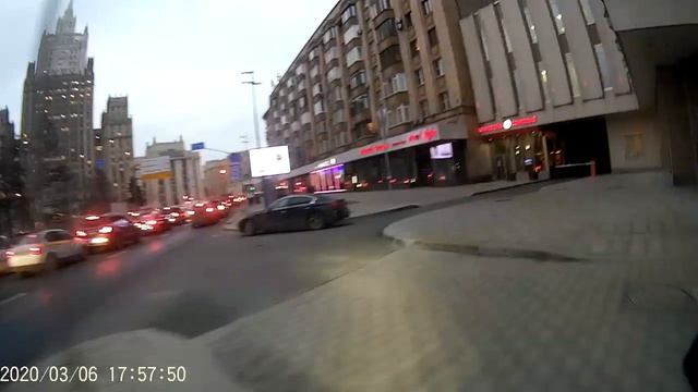 По Москве на электросамокате. смотреть онлайн