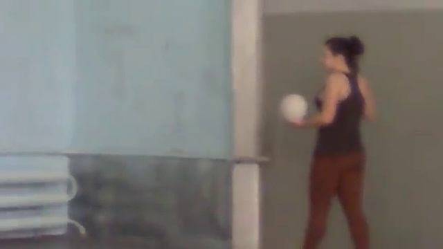 как правильно играть в волейбол!)!)!)!)!)!)!)!)!) смотреть онлайн