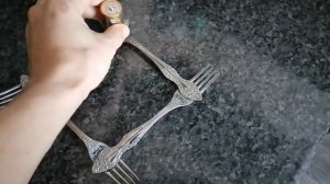 ЗАГАДОЧНЫЙ ЭКСПЕРИМЕНТ 4 ВИЛКИ ,БАТАРЕЙКИ И МОНЕТА