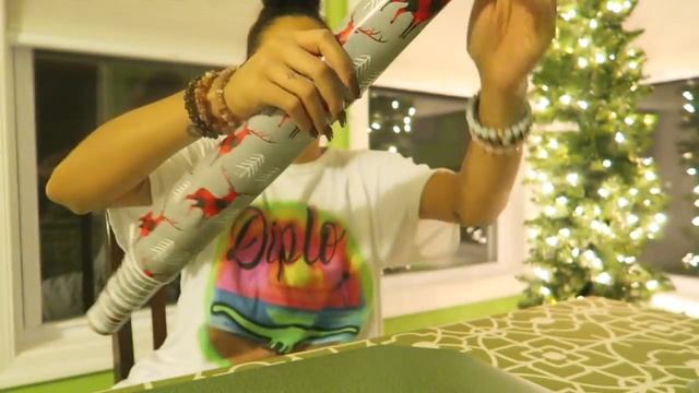 My Christmas Wishlist + Wrapping Gifts! || VLOGMAS DAY 20 смотреть онлайн