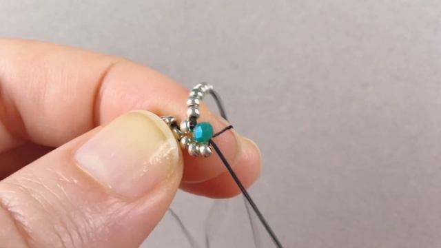 Simple Beaded Necklace Tutorial: Easy Seed Bead Necklace