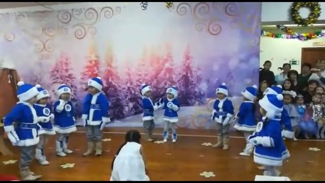 Танец "Зимние забавы" смотреть онлайн