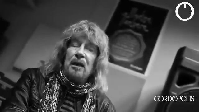 Entrevista N&B a Manuel Martínez, vocalista de Medina Azahara смотреть онлайн