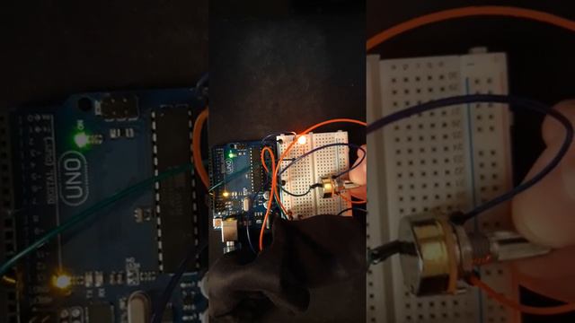 Фоторезистор и потенциометр Arduino смотреть онлайн