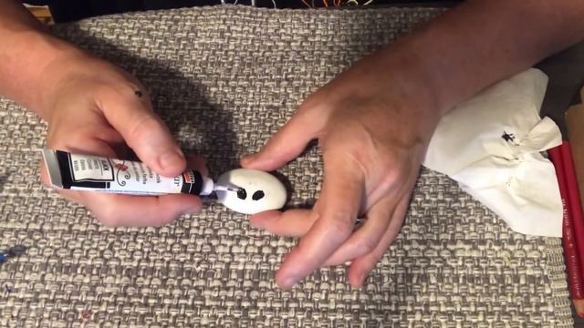 Рисунки на камнях. Декоративный камушек к Хэллоуину. смотреть онлайн