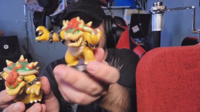 Unboxing Bowser Jr.  And Bowser Amiibo