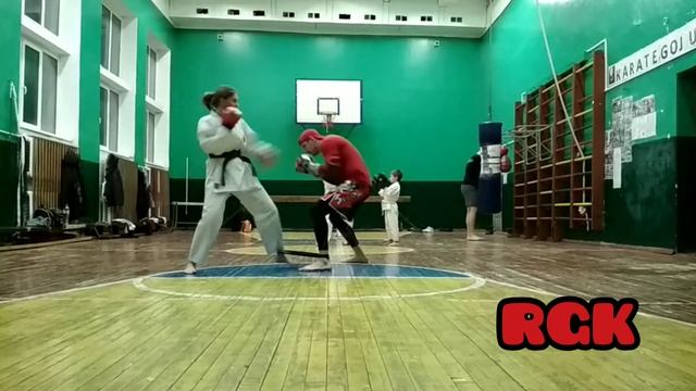 Ушатала тренера спарринг в связке резиной ног смотреть онлайн