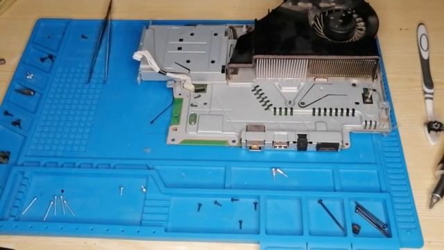 Sony PlayStation 3 Super slim ! ПОЛНЫЙ ГАЙД ПО ЧИCТКЕ И ЗАМЕНЕ ТЕРМОПАСТЫ!!! смотреть онлайн