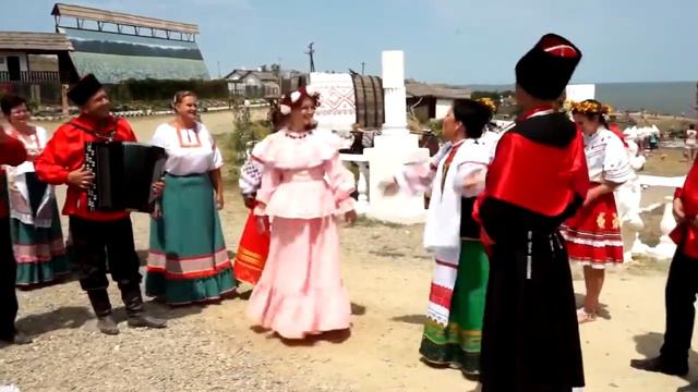 Я с тобою, как будто по тонкому льду... смотреть онлайн