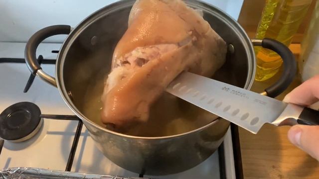 РУЛЬКА РЕЦЕПТ ДЛЯ ЛЕНИВЫХ. ГОТОВИМ РУЛЬКУ В ДУХОВКЕ. ВКУСНЕЙШАЯ СВИНАЯ РУЛЬКА. СВИНИНА В ДУХОВКЕ. смотреть онлайн