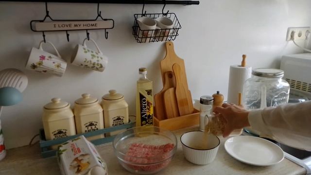 День зеленых глаз и зеленых листьев. Покупаю продукты и готовлю обед. смотреть онлайн