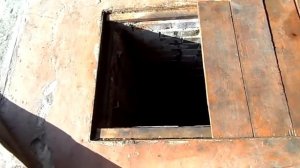 Простая смотровая яма в металлическом гараже Дачный механик