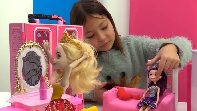 Эвер Афтер Хай. Подарок на день рождение Эшлин смотреть онлайн