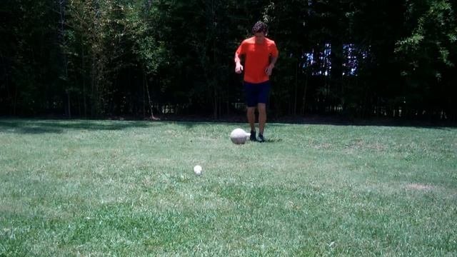 Soccer Tricks - How to do the Hocus Pocus - Online Soccer Academy смотреть онлайн