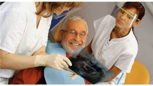 Льготы на протезирование зубов ветеранам труда в 2021 году