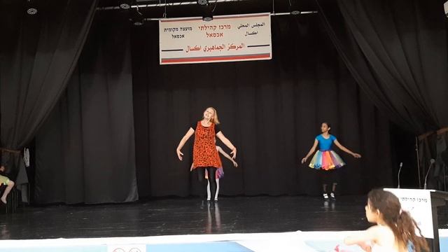 Ukrainian dance.Training. School of dance "Scheherazade". Ballet teacher, Irina Jammal.Iksal.2.06.2 смотреть онлайн