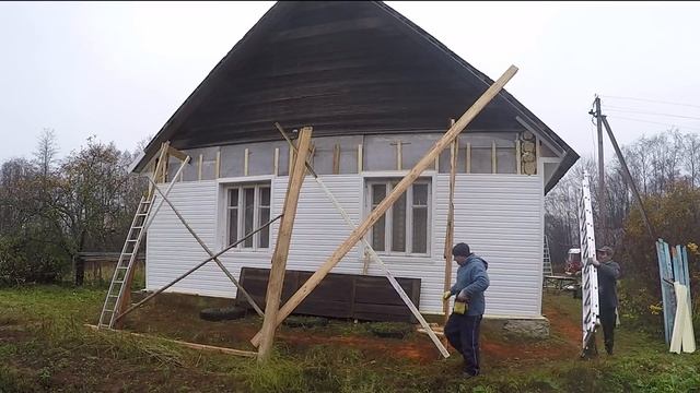ОБЛИЦОВКА САЙДИНГОМ СТАРОГО ДЕРЕВЕНСКОГО ДОМА смотреть онлайн