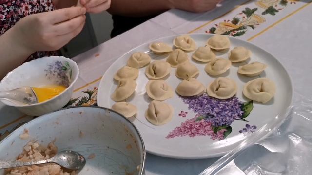 САМЫЕ ВКУСНЫЕ ПЕЛЬМЕНИ С КРЕВЕТКАМИ. ЛЕНИВЫЕ ПЕЛЬМЕНИ С КРУТЫМ СОУСОМ. БЫСТРО И ПРОСТО ЗА 15 МИНУТ. смотреть онлайн