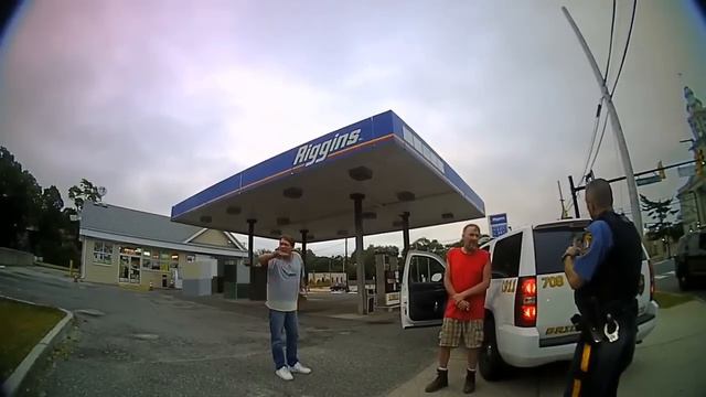 Furious NJ cop pepper sprays drunk man in handcuffs смотреть онлайн