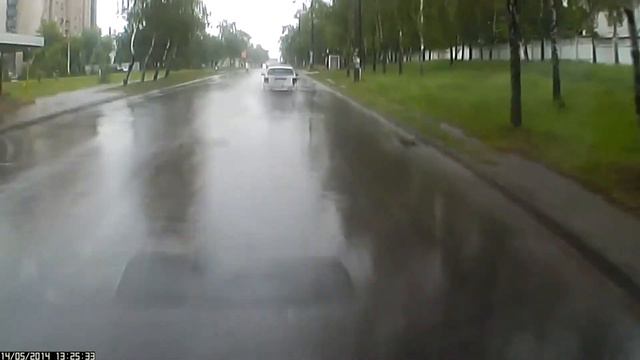 Женщины за рулём и мужчины не уступающие им в интелекте. смотреть онлайн