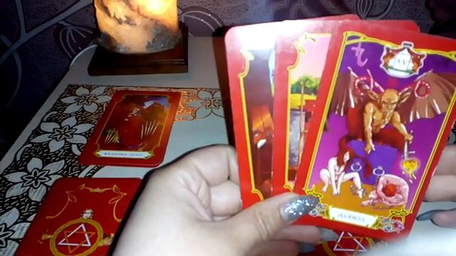 Онлайн гадание ЛЮБИТ ЛИ, ЧЕГО ХОЧЕТ, ЕСТЬ ЛИ УГРОЗА ОТНОШЕНИЯМ. смотреть онлайн