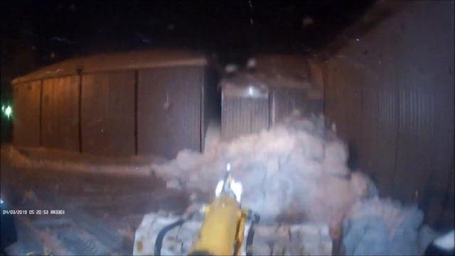 вторая база уборка снега фронтальным погрузчиком LW300F смотреть онлайн