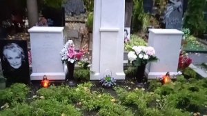 Могила Бондарчук День рождения. Кириллов Боровик Сенкевич