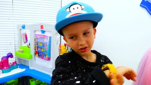 Vlad and Nikita pretend play makeup toys смотреть онлайн