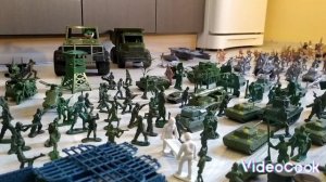 Игрушки военная техника и солдатики