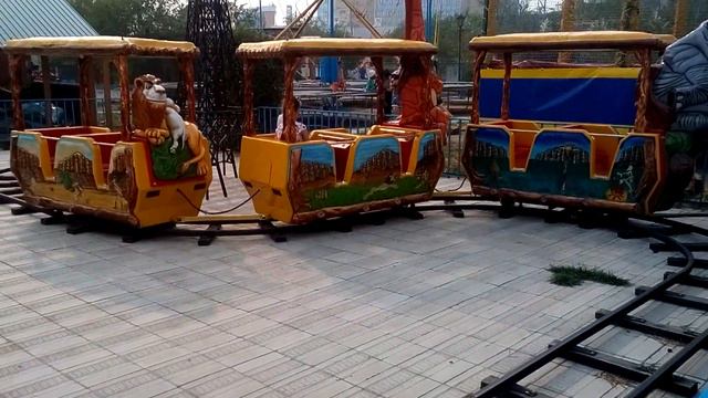 Копия видео "Девочки наши на Атракционах" смотреть онлайн