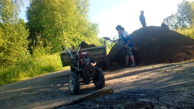 Сделали подушку под фундамент. Как связать арматуру для фундамента. Привезли ещё отсева. смотреть онлайн