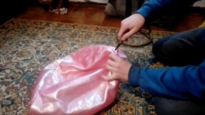 Как накачать мяч для фитнеса