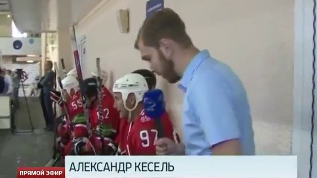 Ветераны «Автомобилиста» сыграли в хоккей с областными чиновниками