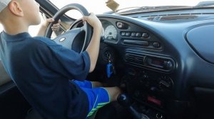 КАК НАУЧИТЬ РЕБЁНКА ВОДИТЬ МАШИНУ. ВСЁ ПРОСТО, САЖАЕШЬ ЗА РУЛЬ И ГОВОРИШЬ ПОЕХАЛИ.