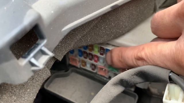 How To Locate / Replace Cigarette Lighter Fuse For Toyota Vios Gen 3