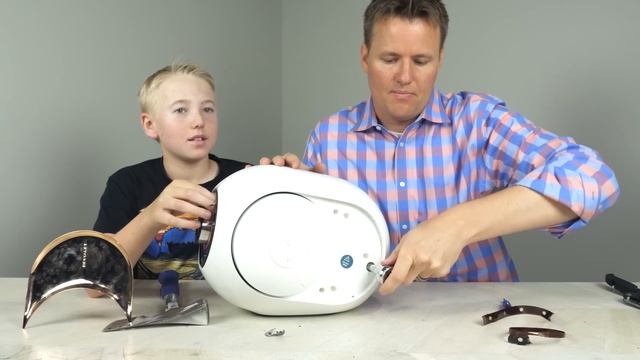 What's inside a $3,000 Bluetooth Speaker? смотреть онлайн