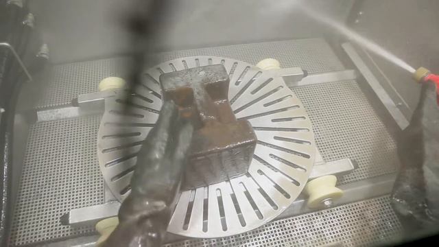 Аквабласт установка AM1000 BLS, гидроабразивная очистка деталей, аквабластинг смотреть онлайн