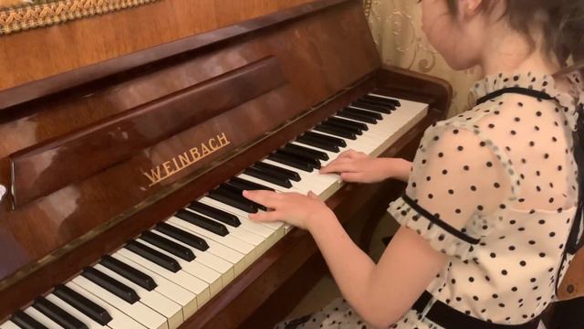 Liza. Длинные арпеджио в До мажоре в 2 октавы. смотреть онлайн