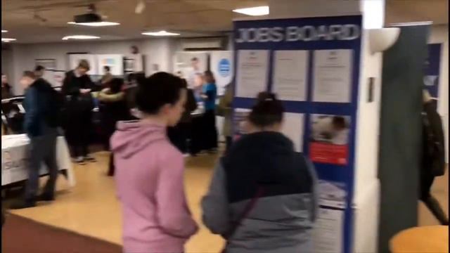 Swindon Jobs Fair смотреть онлайн