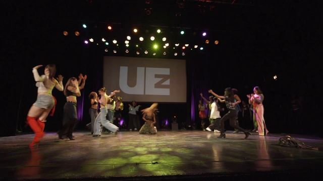 UEZ | Spectacle EN2K | VOGUE FEM смотреть онлайн