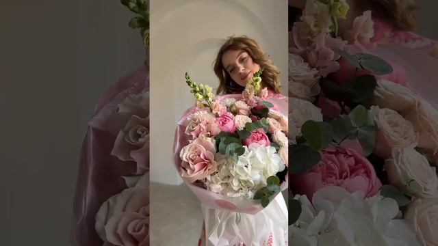 Букет с пионами и гортензией "SALMON REEF" смотреть онлайн