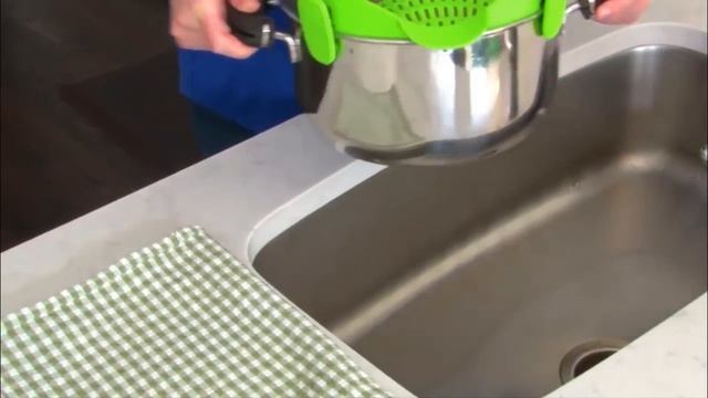 Clip on strainer, snap strainer, cooking strainer for pasta, pot and pan смотреть онлайн