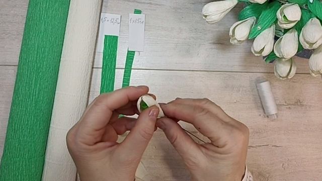Как сделать подснежники из бумаги. Подарок своими руками Поделки из бумаги DIY Paper flovers DIYgif смотреть онлайн