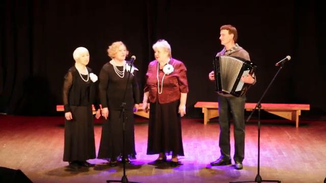 хор "Травушка" - Куда бежит, течёт река смотреть онлайн