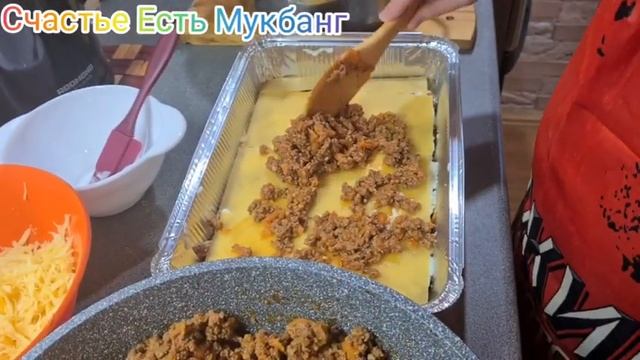 ЛАЗАНЬЯ от ВАНИ юный повар готовит ЛАЗАНЬЯ соусом Бешамель #семья #мукбанг #рецепты #рецепт #лазань смотреть онлайн