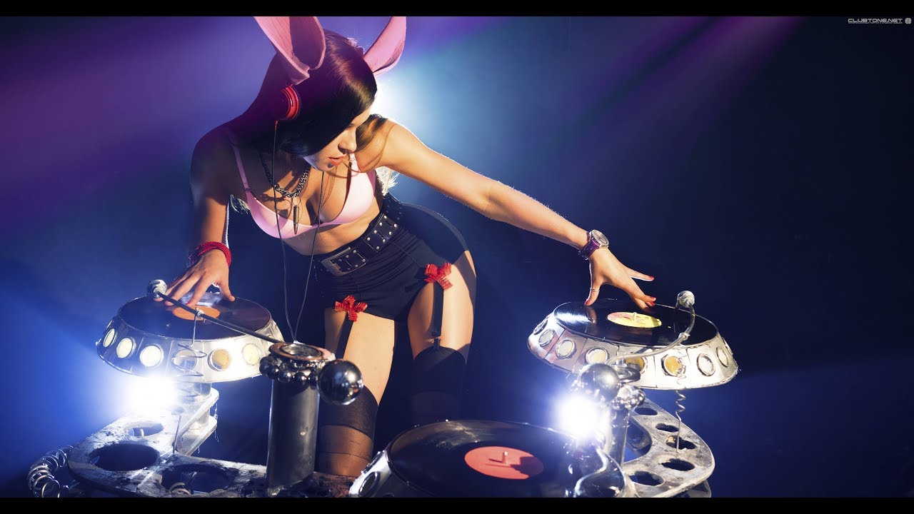 Classy Girls Mixing Music Into Their Daily Regime