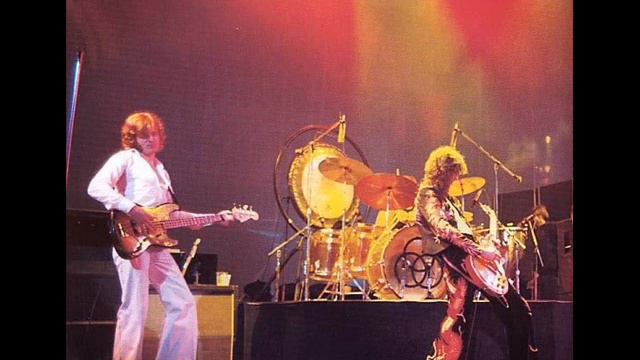 Led Zeppelin-03-Over the Hills and Far Away-Live-27-3-75 L.A. Forum смотреть онлайн
