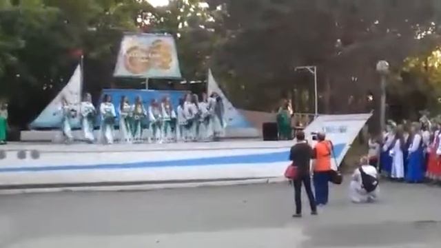 Russia. Khabarovsk. Хoреoграфический ансамбль "Школьный Двор" смотреть онлайн